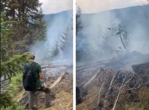 Ard şi lizierele. 40 de pompieri trimişi de la Braşov, apă cărată cu rucsacul. După 7 ore de foc, a fost chemat elicopterul Black Hawk, cu rezervor suspendat