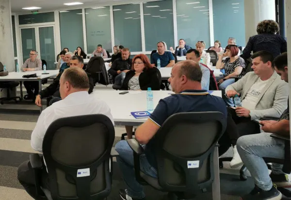 Responsabilii de mediu din primăriile braşovene, implicaţi în îmbunătăţirea cadrului legal din domeniul salubrizării
