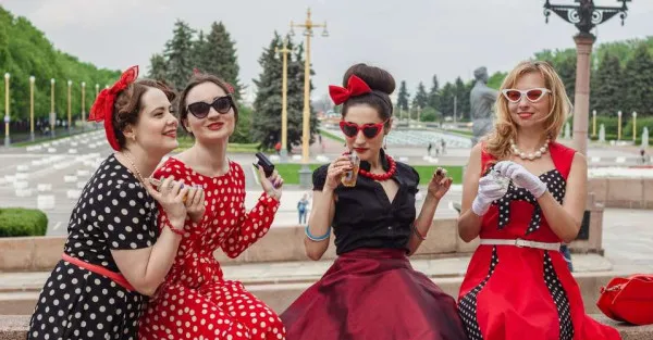Cartofi, friptură şi untură: Aşa se menţineau supli oamenii în anii 