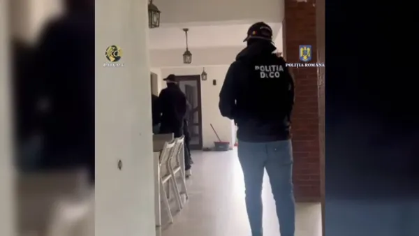 Şi-au cumpărat examenul cu 500 – 2.500 de lei. Descinderi la un profesor din Braşov şi la studenţi din capitală şi 11 judeţe