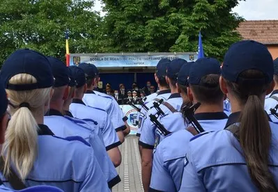 Loc asigurat fără examen la şcolile de agenţi de poliţie, subofiţeri şi maiştri militari