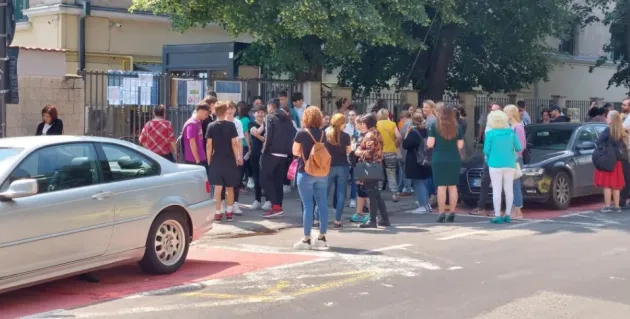 450 de note mărite după recorectare, la Evaluarea Naţională. 50 de copii au trecut de „pargul 5”