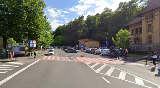 Barieră la intrarea pe strada După Ziduri