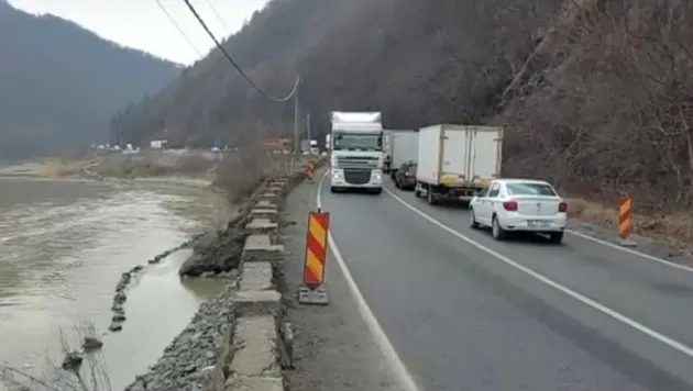 Traficul pe Valea Oltului va fi închis timp de o lună 