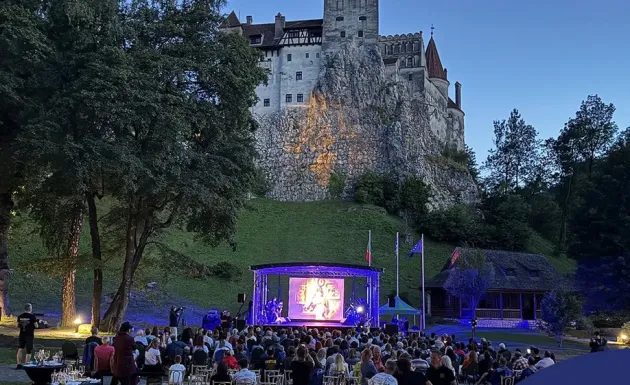 Concert pe lac