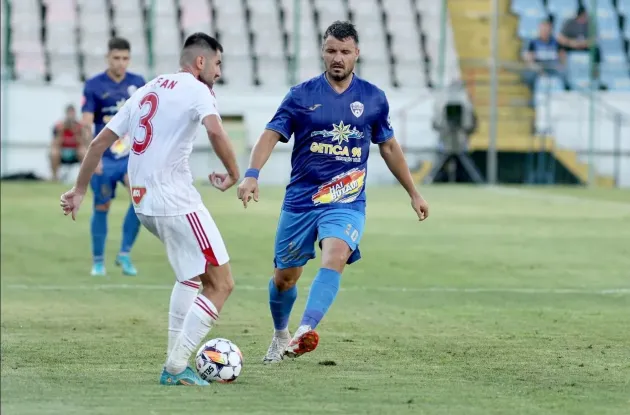 Sepsi a câştigat cu emoţii la Buzău şi e lider în Superligă
