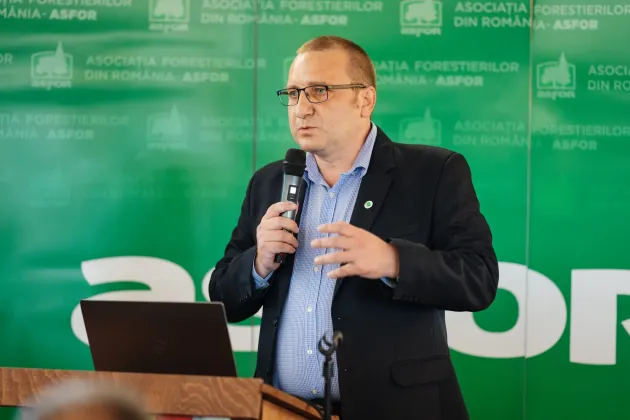 „Câte milioane de români trebuie să mai emigreze, ca ursul să nu se simtă ameninţat?”