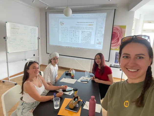 O hartă a „comorilor” Braşovului, prezentată sâmbătă, în Piaţa Brassai   