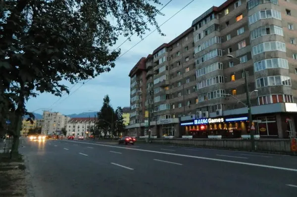 Şi-a jefuit consoarta. N-a vrut să-i dea bani, i-a luat bijuteriile, pentru care ar fi fost în stare să o înjunghie