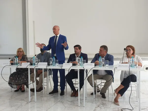 CA-ul de la Aeroportul Brașov: de ce e încă un secret