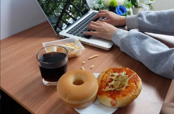 Alimente care ne îmbătrânesc înainte de vreme