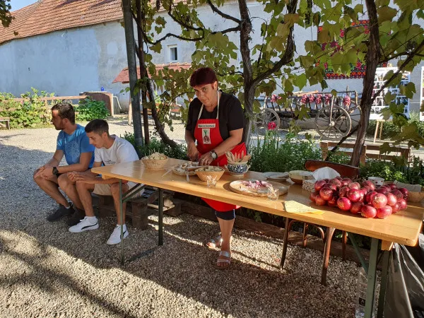 Două zile ale cepei roşii la Mândra. Casele din sat, implicate în festival