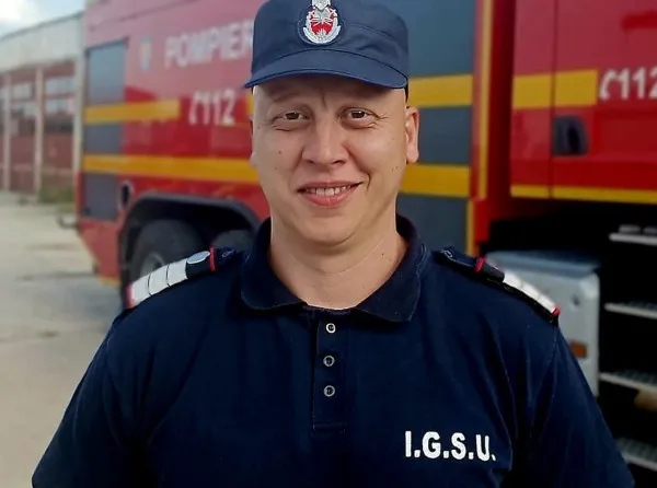 Erou şi în timpul liber: un pompier braşovean a acordat primul ajutor pentru două persoane rănite într-un accident