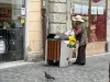 „Fac asta de câteva luni. Mă aleg cu 40 – 50 de lei pe zi”