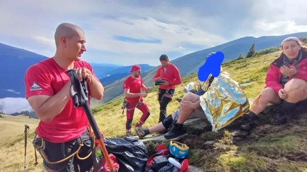 A scăpat ca prin minune după ce a fost lovit de un fulger în Munţii Făgăraş 
