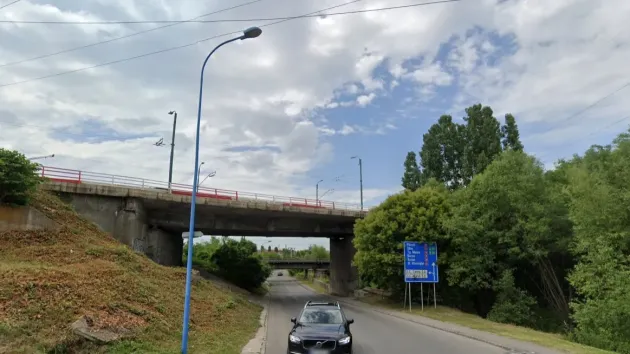 Podurile de pe Hărmanului, 13 Decembrie şi Zaharia Stancu, ofertate de o singură firmă