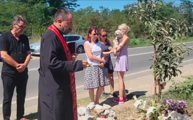 A trecut un an… Slujbă de pomenire pentru cei doi tineri omorâţi de Vlad Pascu