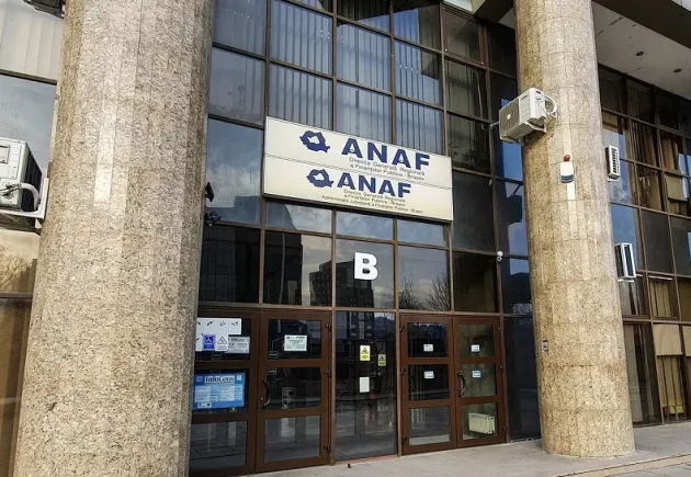 „Proşti sunt ăia care plătesc la timp!”