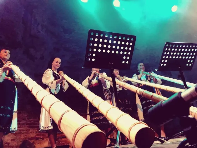 Concerte în premieră, la Braşov. Vin tulnicăresele din Avram Iancu, două seri cu nume ale underground-ului românesc