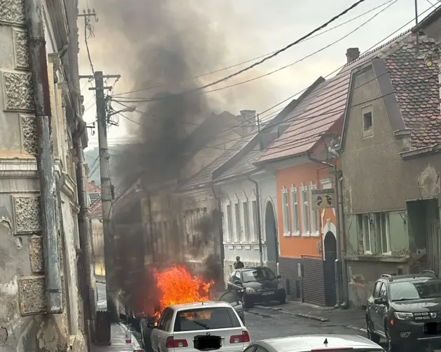 S-a „aprins” în parcare
