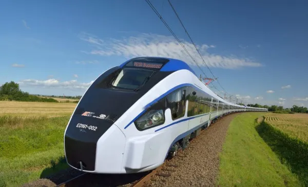 Noile „accelerate”, date cu chirie. O rută e Braşov - Bucureşti, trenul e nou, cumpărat de stat, operatorul va fi stabilit prin licitaţie