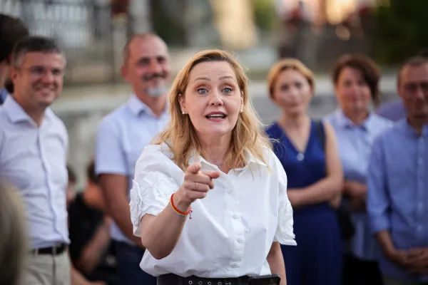 USR Brașov este deschis pentru toți oamenii cinstiți și integri din județ. Elena Lasconi: „Oamenii de bună credință nu trebuie să se ferească să intre în politică”