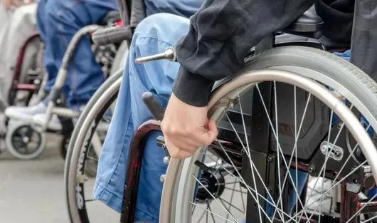 Indemnizaţiile persoanelor cu dizabilităţi, plătite în avans în această lună