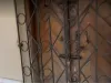 Ce se ascunde după lacătul pus pe Prima Şcoală Românească