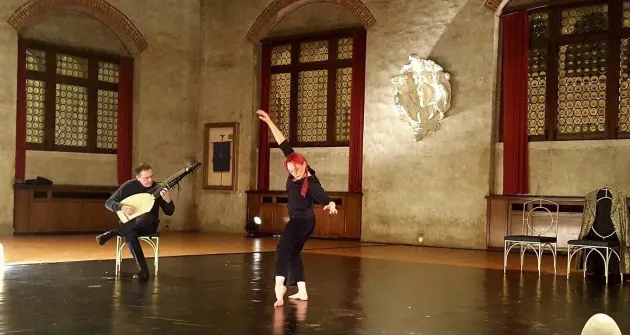 Azi şi mâine, masterclass-uri gratuite de dans istoric, la Rectorat