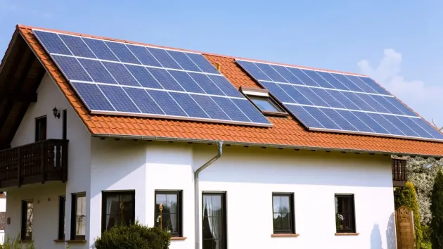 Casa Verde Fotovoltaice: Astăzi se deschide sesiunea pentru Braşov. În Nord-vest, fondurile au fost epuizate în 2 minute, vineri