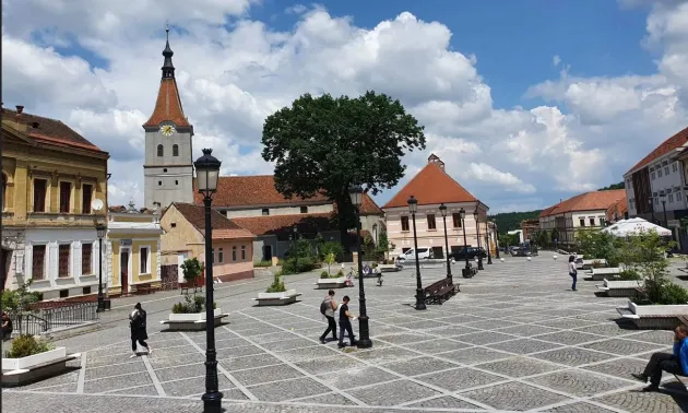Vechiul tău e noul altcuiva. Zi de „troc” cu „obiecte cu poveste”: haine, bijuterii, cărţi, jucării, mobilier