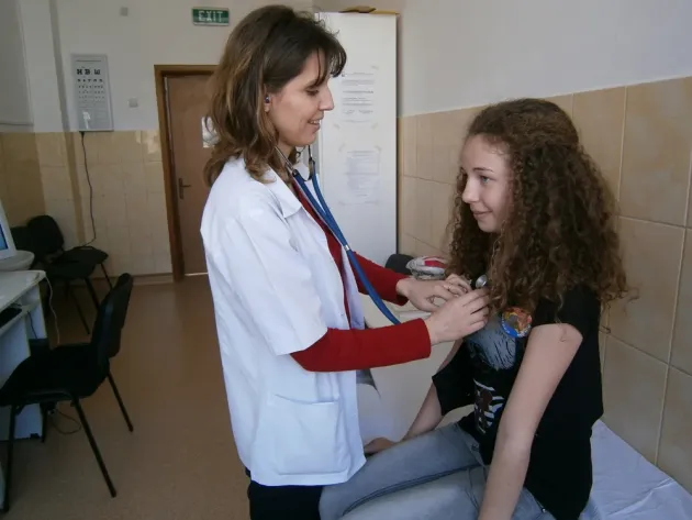 Documentele medicale, aduse la şcoală doar la înscrierea într-un nou ciclu de învăţământ