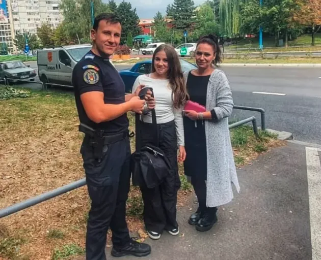 S-a urcat în autobuz, dar fără geantă