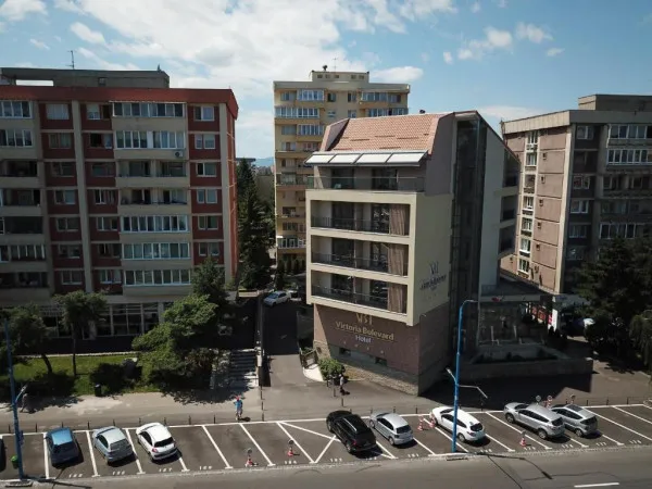 Un hotel de pe Bulevardul Victoriei rămâne fără 11 locuri de parcare 
