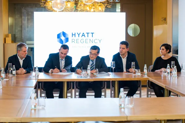 Aro Palace a semnat pentru transformarea în Hyatt. Şi aripa nouă, şi aripa veche vor fi total transformate 