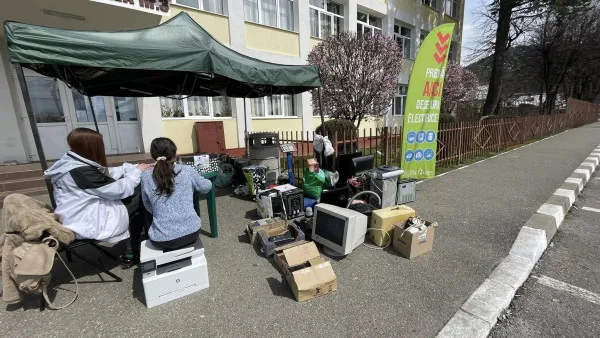 0742.400.404: până pe 31 octombrie, preluare gratuită a deşeurilor voluminoase de la domiciliu