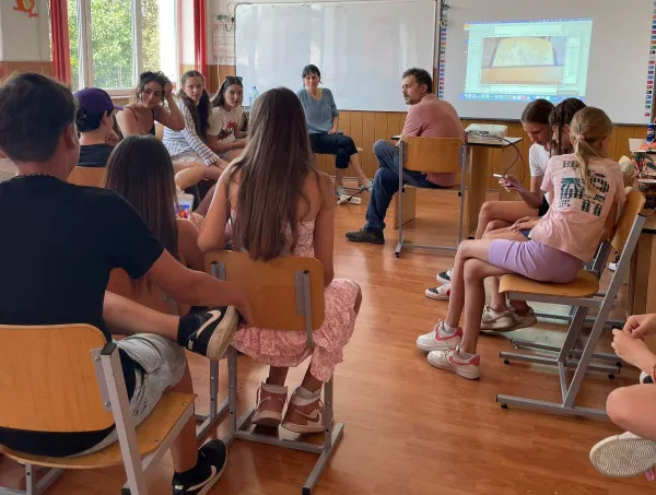 Focus pe Braşov: Filmele documentare realizate de elevii braşoveni, proiectate la Reduta