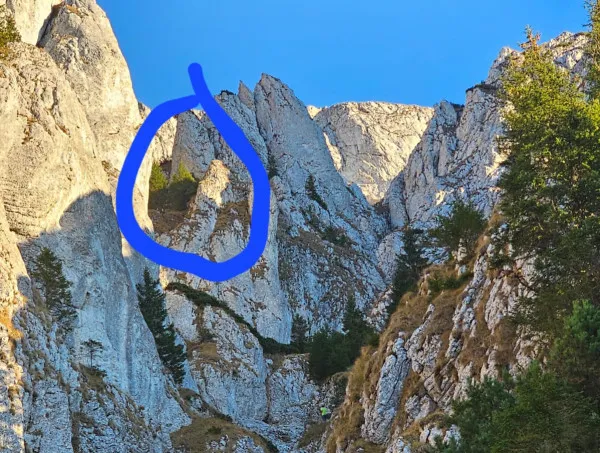 Intervenţie de peste 12 ore în Piatra Craiului: „Nu au hamuri, nu au căşti, se blochează psihic, dar nu sună la 112”