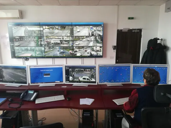 „Dezvăţul” pietonilor şi semafoarele de la giraţii
