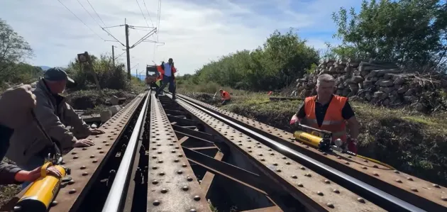 Un pod în sfârşit adjudecat: CFR Braşov-Războieni