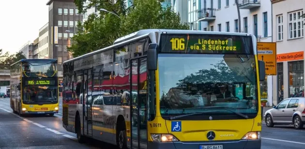4.400 de euro/lună, şofer de autobuz