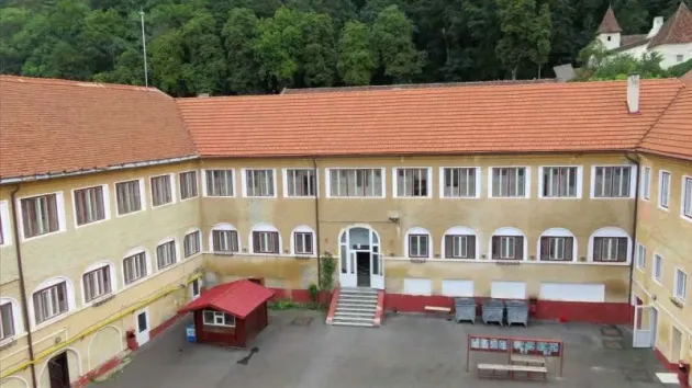 Colegiul Tehnic „Maria Baiulescu” din Braşov, tot fără mobilă