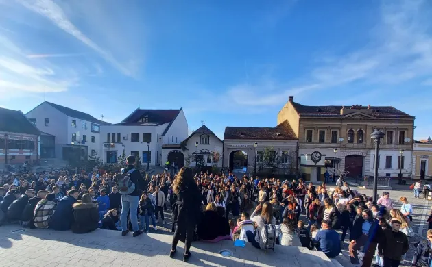 Sute de studenţi străini au venit de Halloween la Braşov  