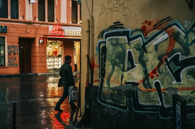 Val de ploi în toată ţara, până luni dimineaţă