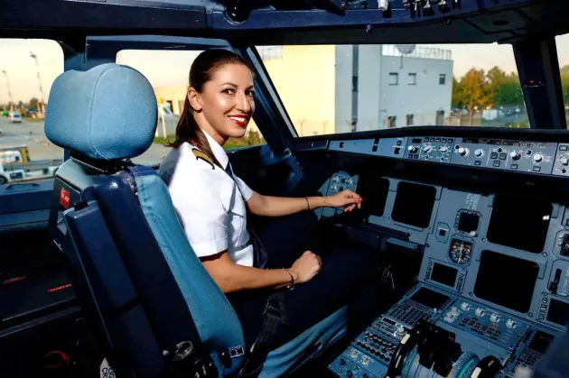 Primul director de zbor femeie din Europa