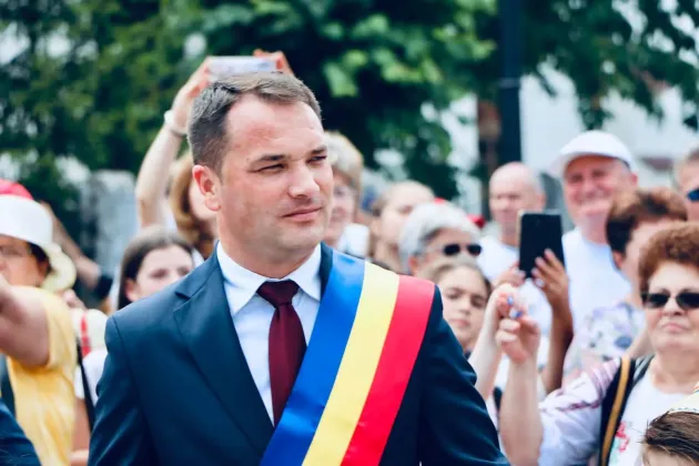 Primarul Zărneştiului, achitat de prima instanţă într-un dosar deschis de DNA