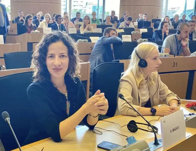 Roxana Mînzatu a trecut, cu ceva explicaţii, testul averii la PE