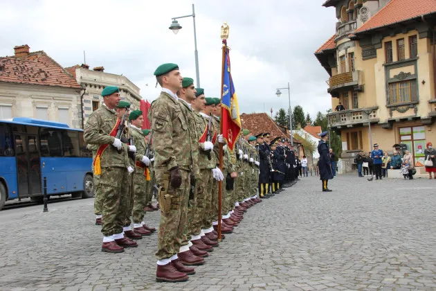 Ziua Armatei României, sărbătorită azi la Braşov, în Piaţa Unirii