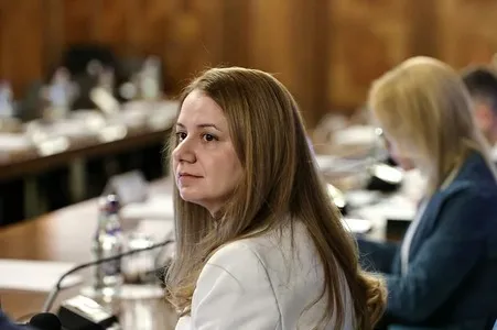 Când ministrul Educaţiei este candidat… promite salarii mai mari pentru profesori