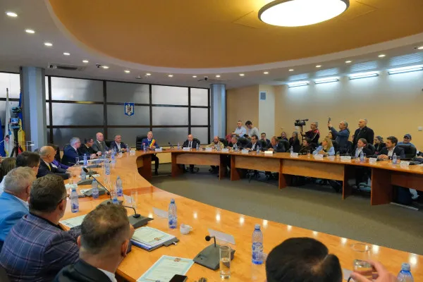 Consiliul Local Braşov: cine şi din ce comisie face parte